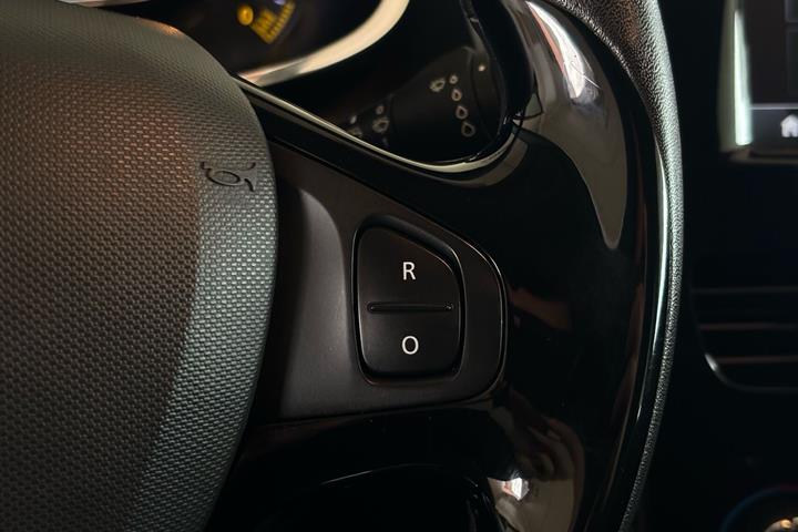 Rød Renault Clio fra 2013