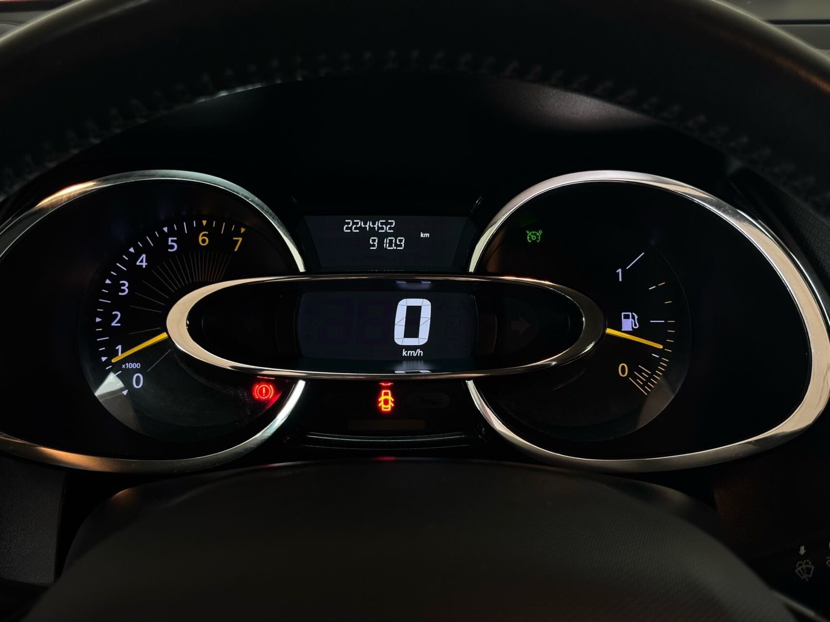 Rød Renault Clio fra 2013