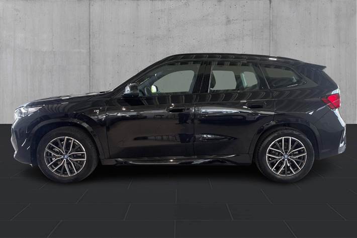 Sort BMW iX1 fra 2025