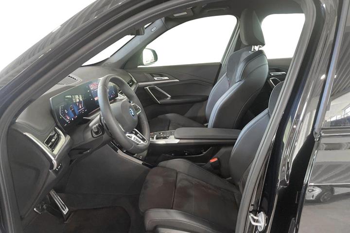 Sort BMW iX1 fra 2025
