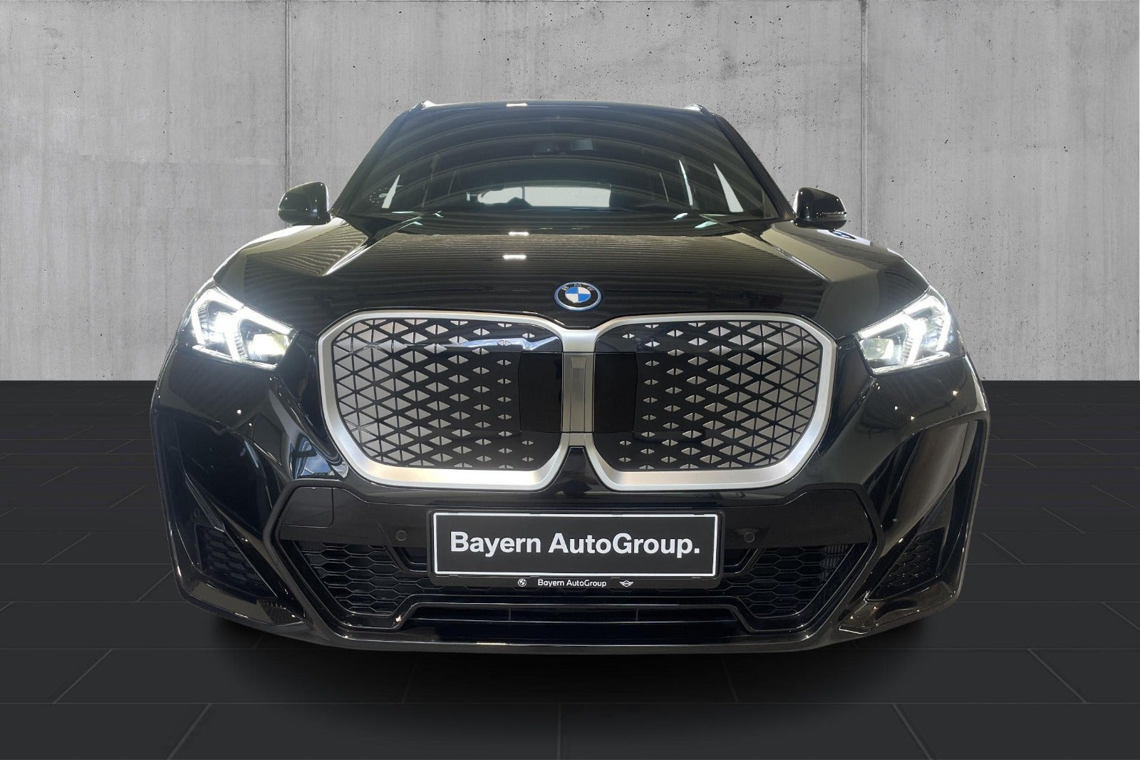 Sort BMW iX1 fra 2025