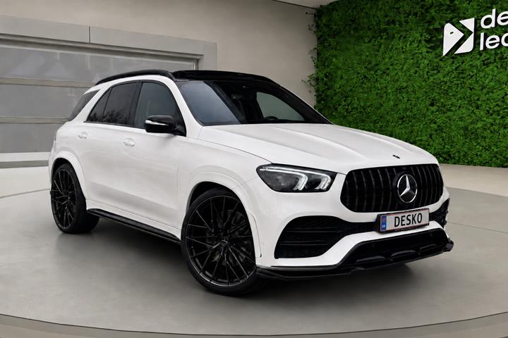 Hvid Mercedes GLE350 de fra 2022 set udefra