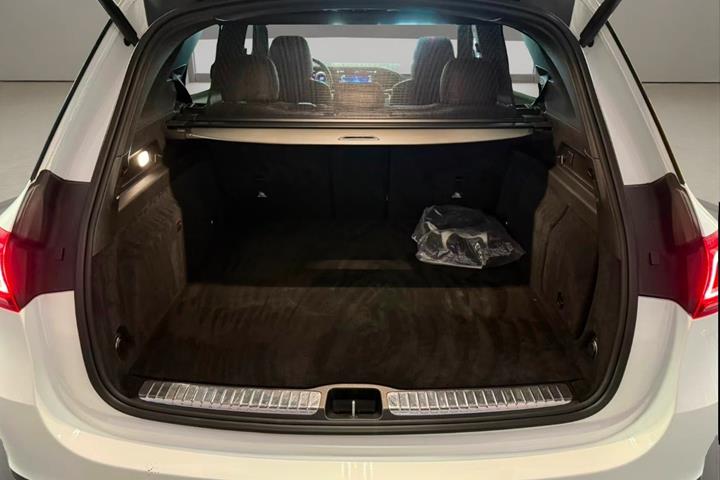 Hvid Mercedes GLE350 de fra 2022