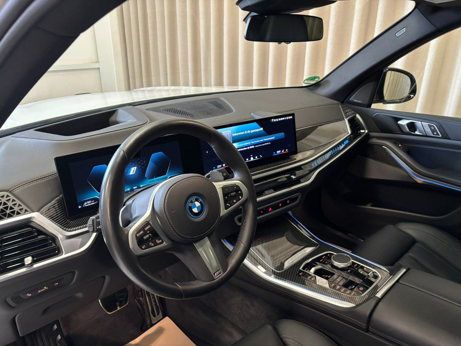 Hvid BMW X5 fra 2025
