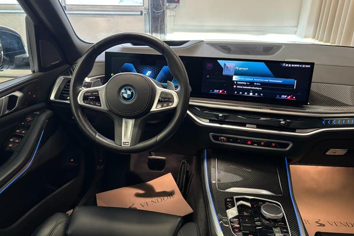 Hvid BMW X5 fra 2025