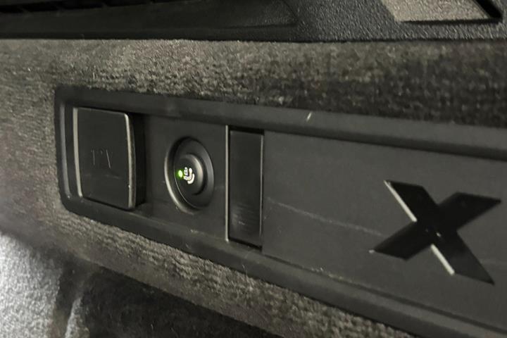 Hvid BMW X5 fra 2025