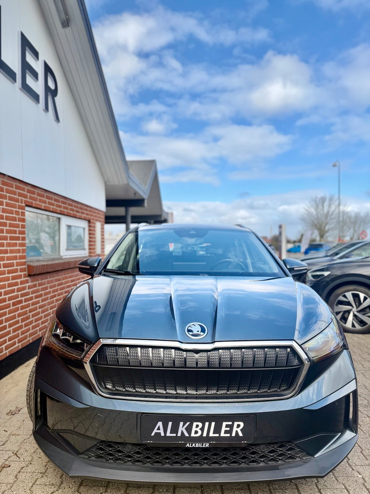 Grå Skoda Enyaq fra 2021