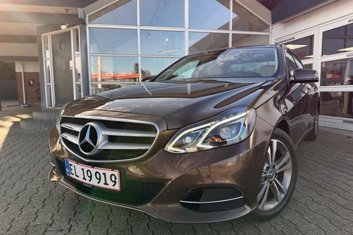 Brun Mercedes E220 fra 2014