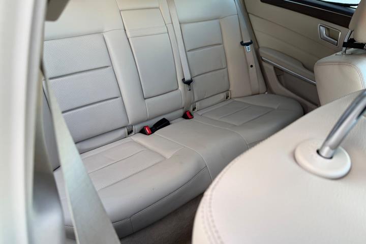 Brun Mercedes E220 fra 2014