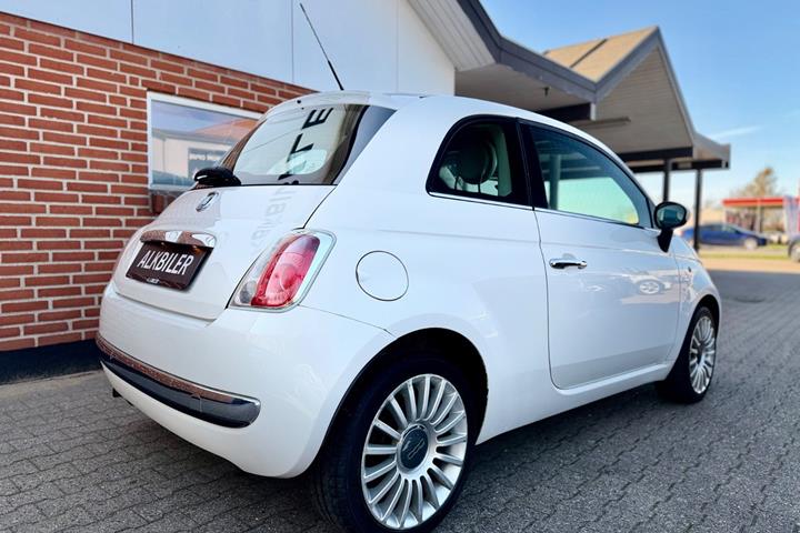 Hvid Fiat 500 fra 2008