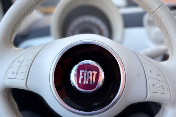 Hvid Fiat 500 fra 2008