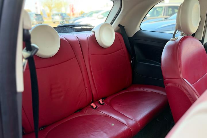 Hvid Fiat 500 fra 2008