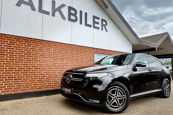Sort Mercedes EQC400 fra 2022 set udefra