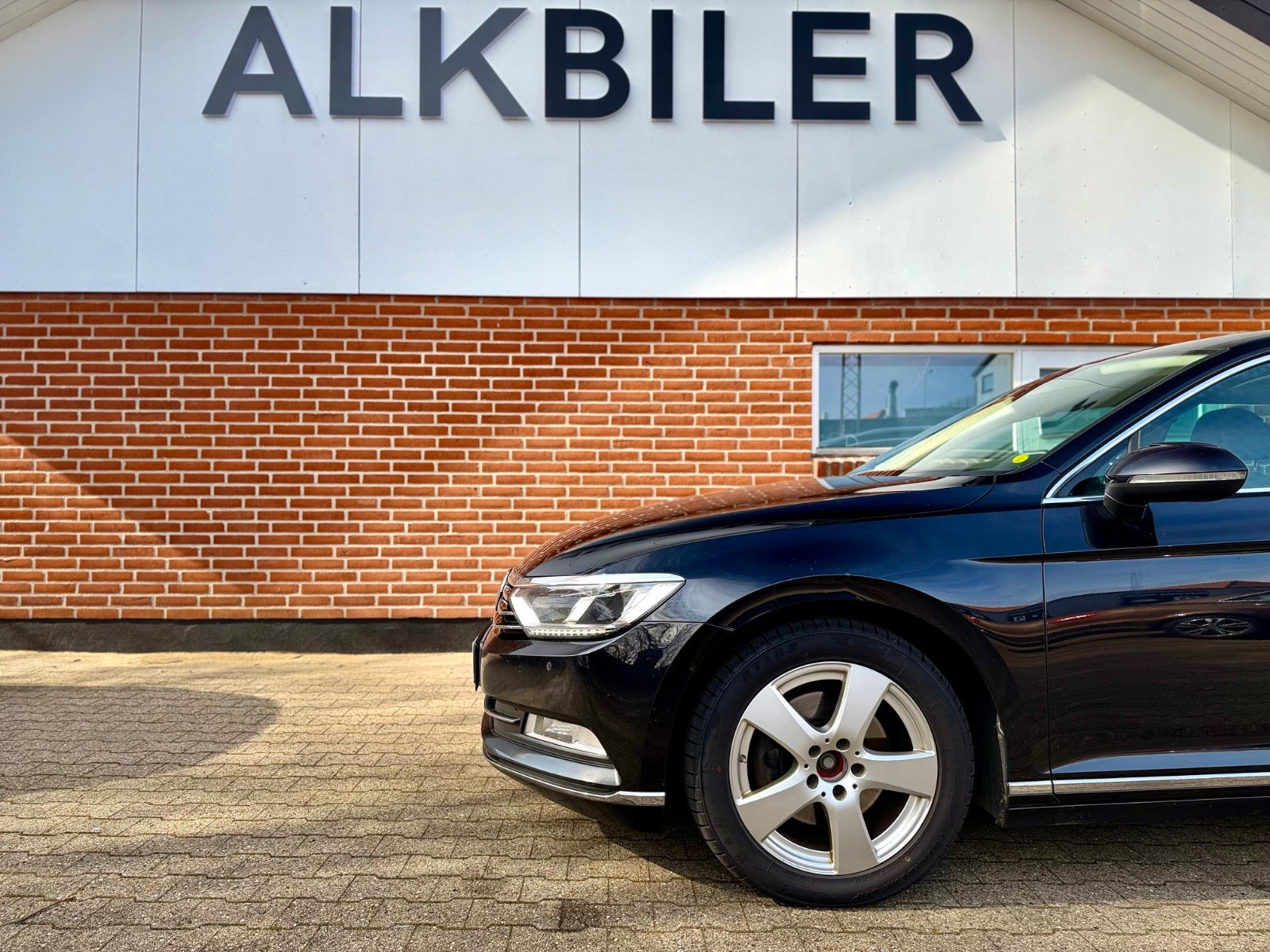 Sort VW Passat fra 2019