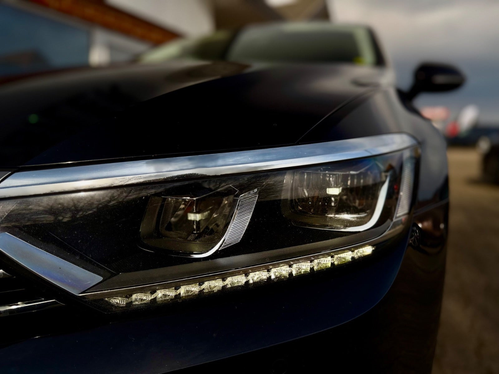 Sort VW Passat fra 2019