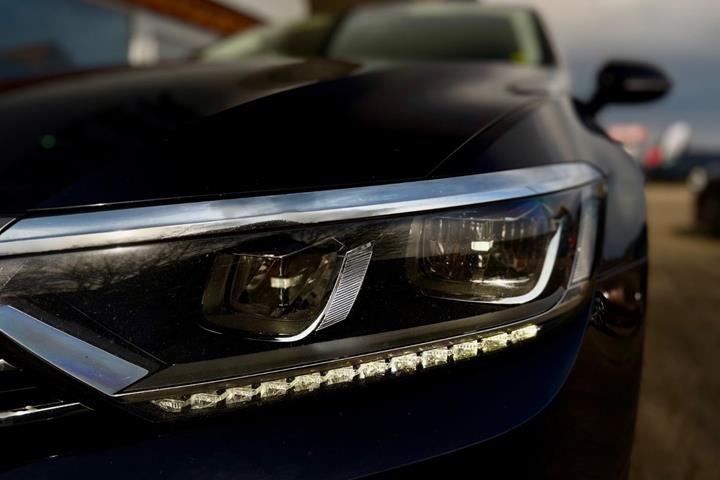 Sort VW Passat fra 2019