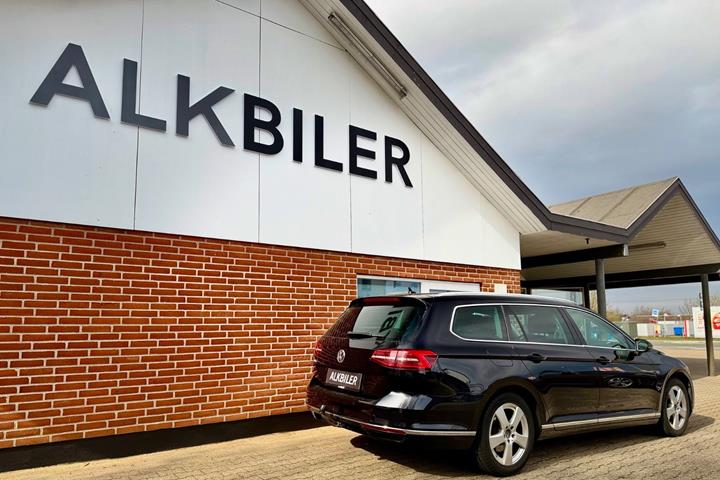 Sort VW Passat fra 2019
