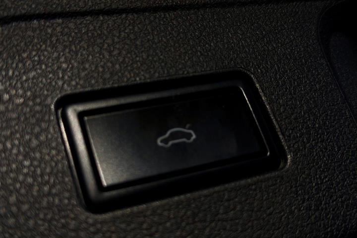 Sort VW Passat fra 2019
