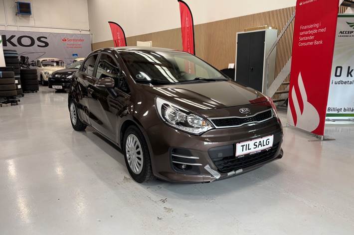 Brun Kia Rio fra 2016