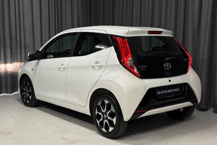 Hvid Toyota Aygo fra 2018