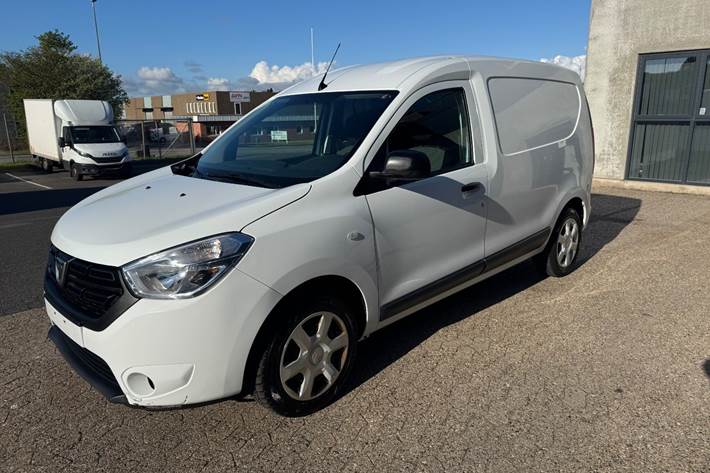 Hvid Dacia Dokker fra 2021