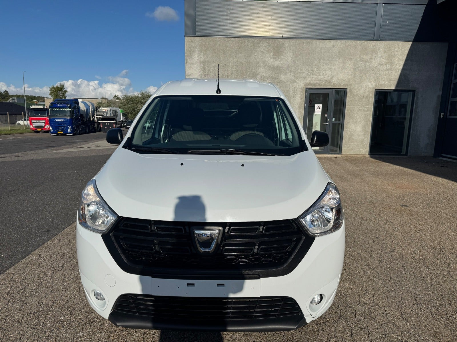 Hvid Dacia Dokker fra 2021