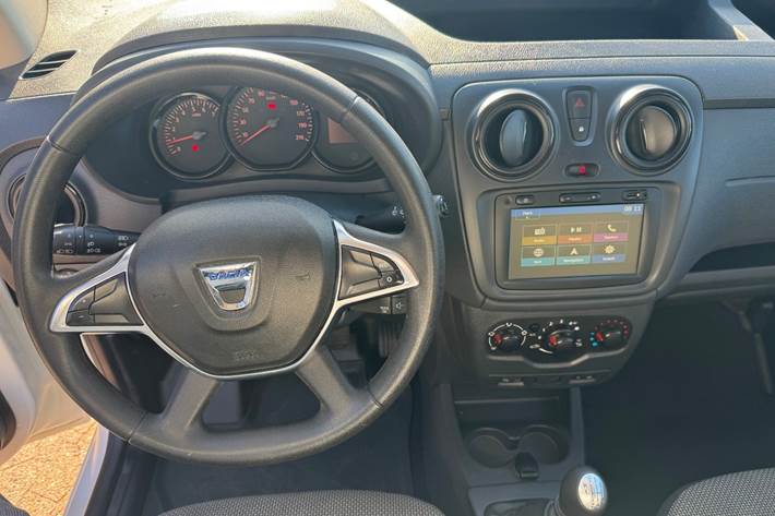 Hvid Dacia Dokker fra 2021