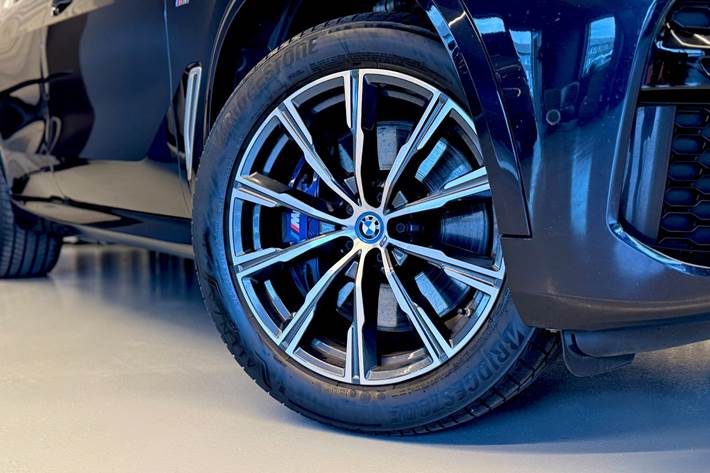 Sort BMW X5 fra 2022