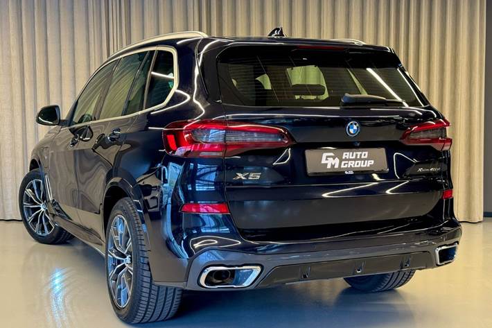 Sort BMW X5 fra 2022