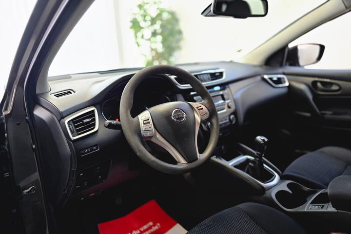 Brun Nissan Qashqai fra 2014