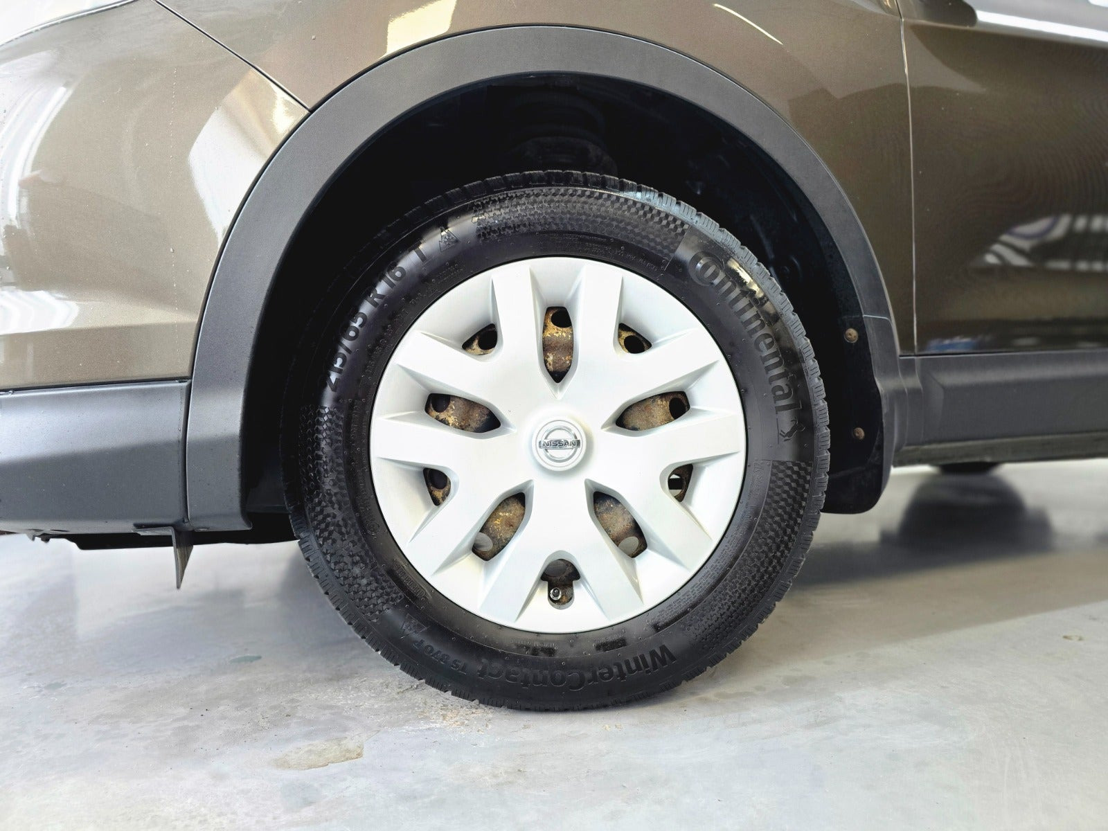 Brun Nissan Qashqai fra 2014