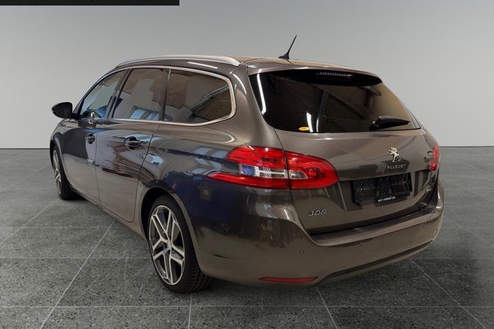 Grå Peugeot 308 fra 2016