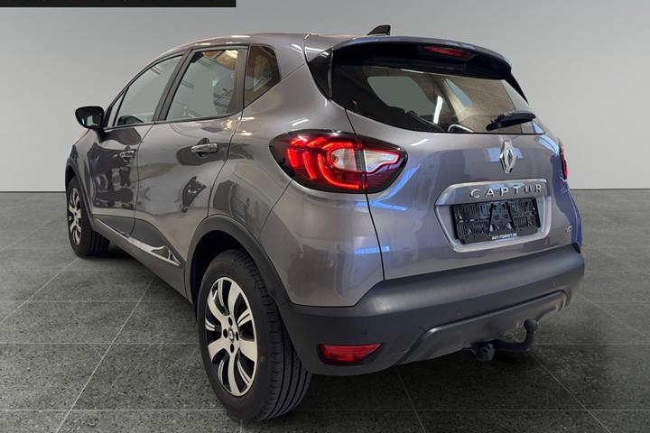 Grå Renault Captur fra 2017