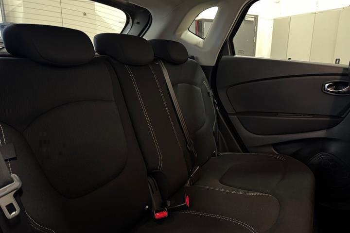 Grå Renault Captur fra 2017
