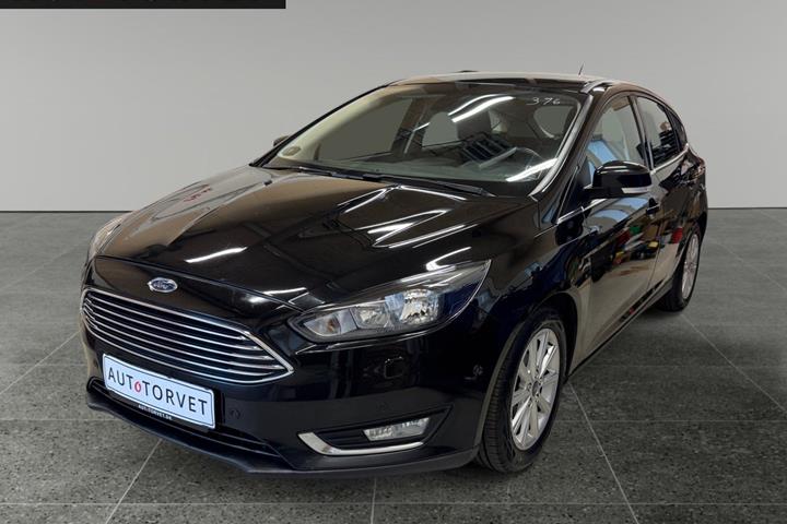 Sort Ford Focus fra 2015 set udefra