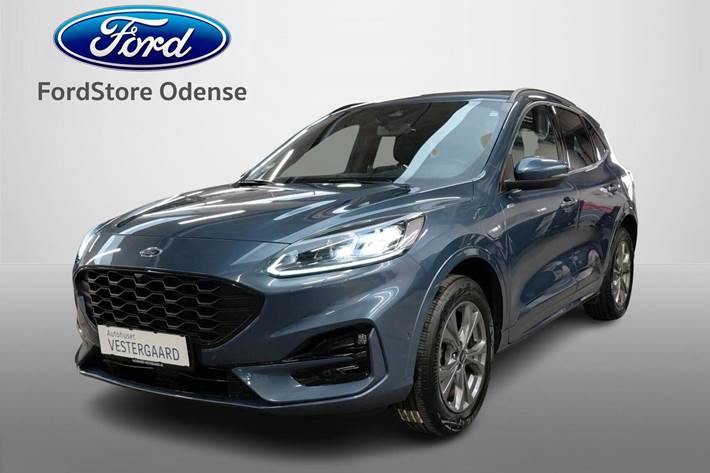 Blå Ford Kuga fra 2023 set udefra