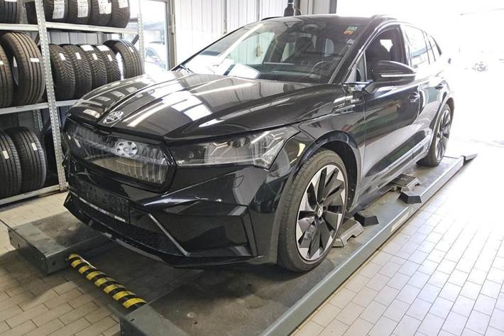 Sort Skoda Enyaq fra 2023
