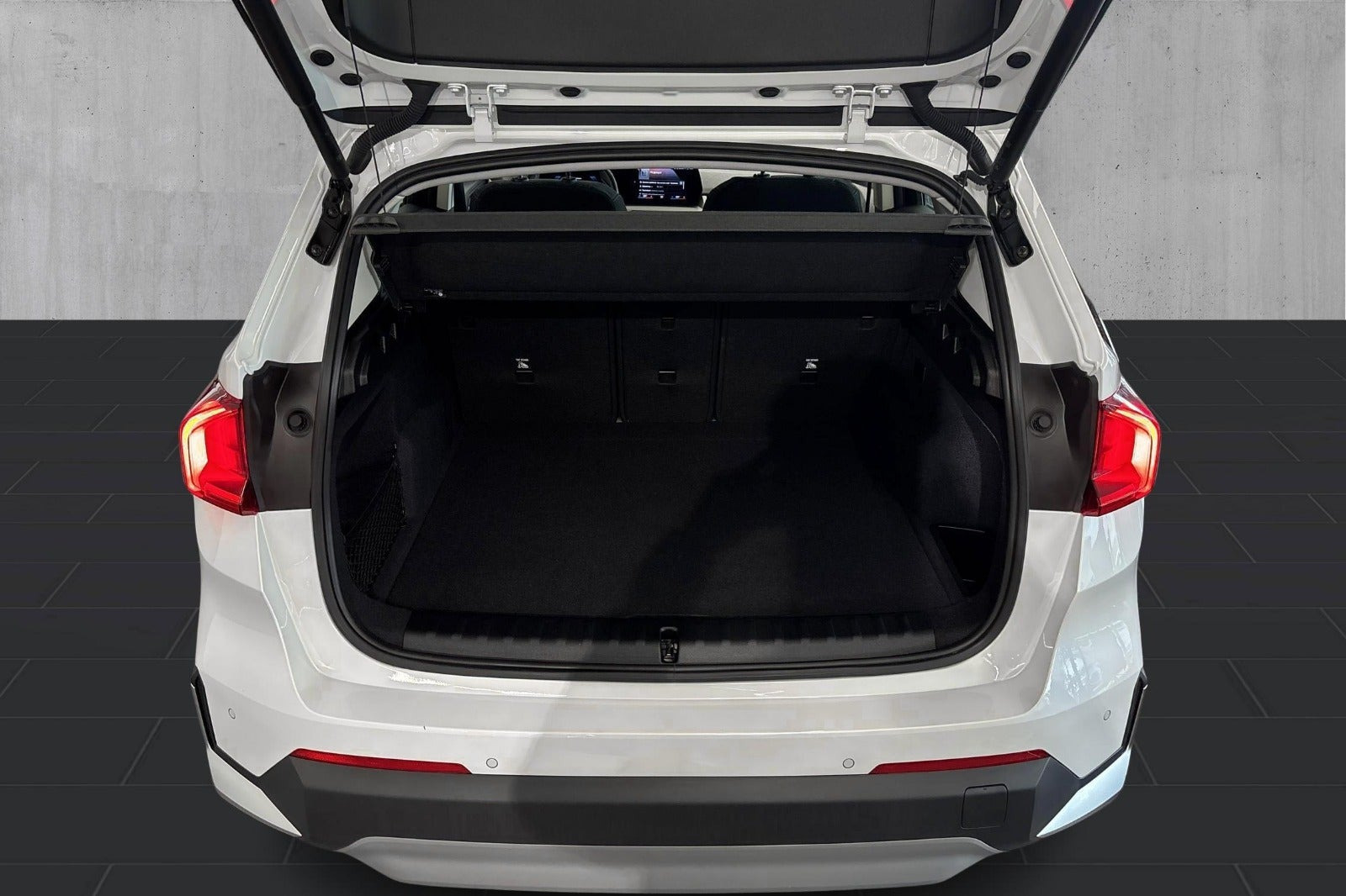 Hvid BMW iX1 fra 2023