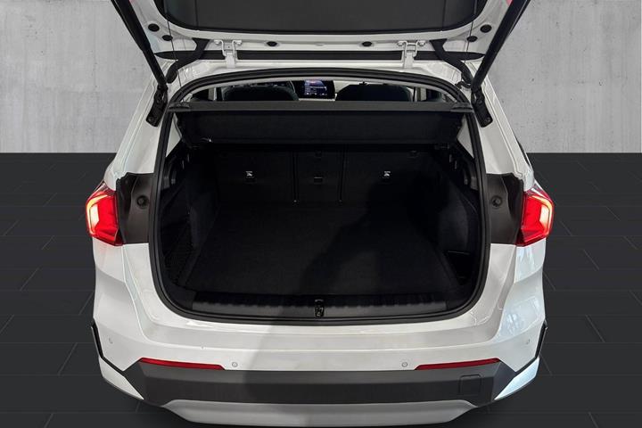 Hvid BMW iX1 fra 2023