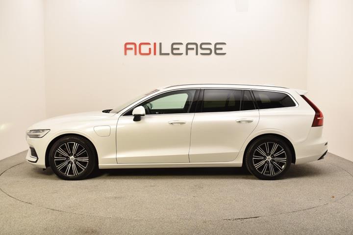 Hvid Volvo V60 fra 2022