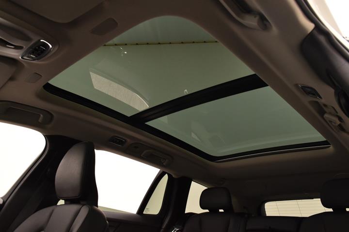 Hvid Volvo V60 fra 2022