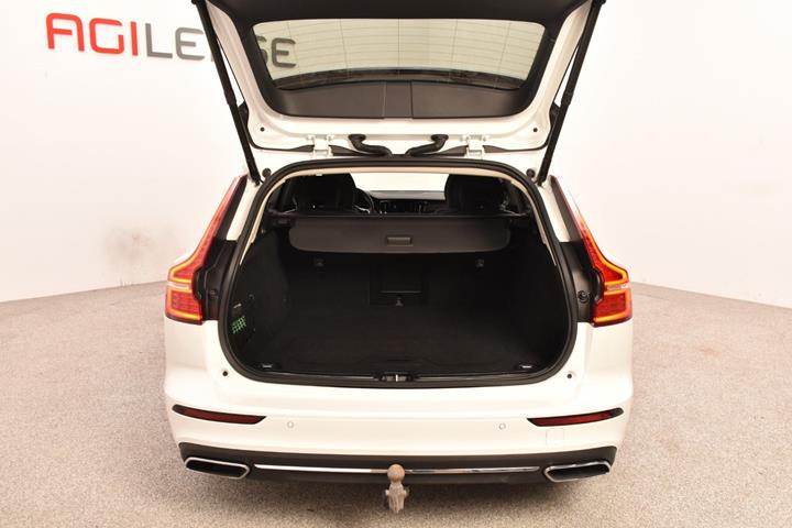 Hvid Volvo V60 fra 2022