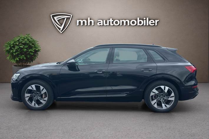 Sort Audi e-tron fra 2023