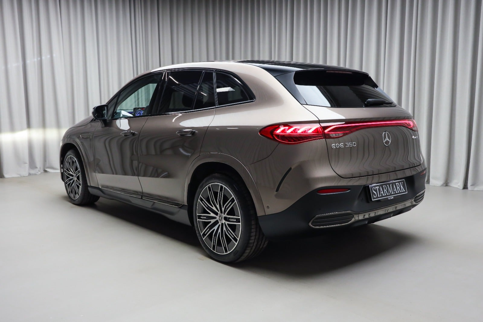 Brun Mercedes EQE350 SUV fra 2025