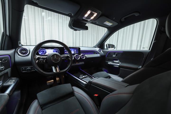 Hvid Mercedes EQB250+ fra 2025