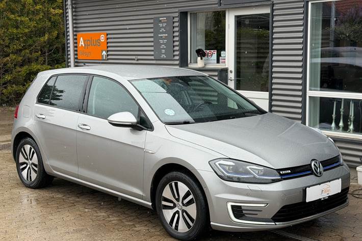 Sølv VW e-Golf VII fra 2020