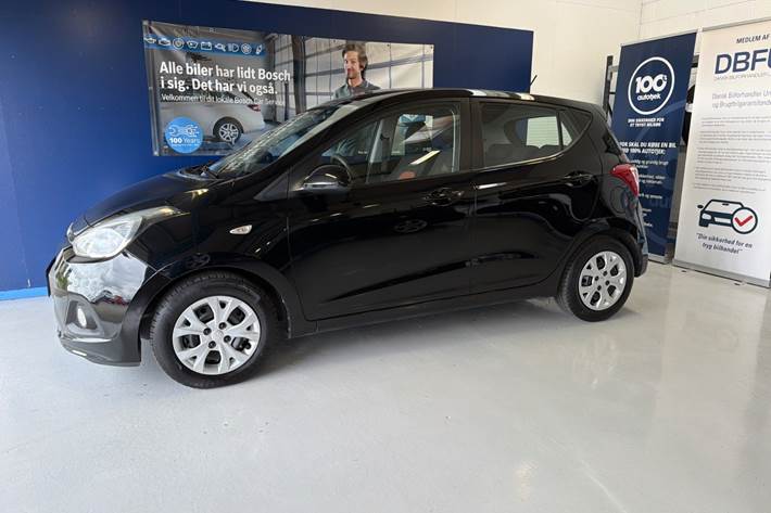 Sort Hyundai i10 fra 2015