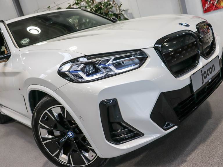 BMW iX3 Charged Plus M-Sport