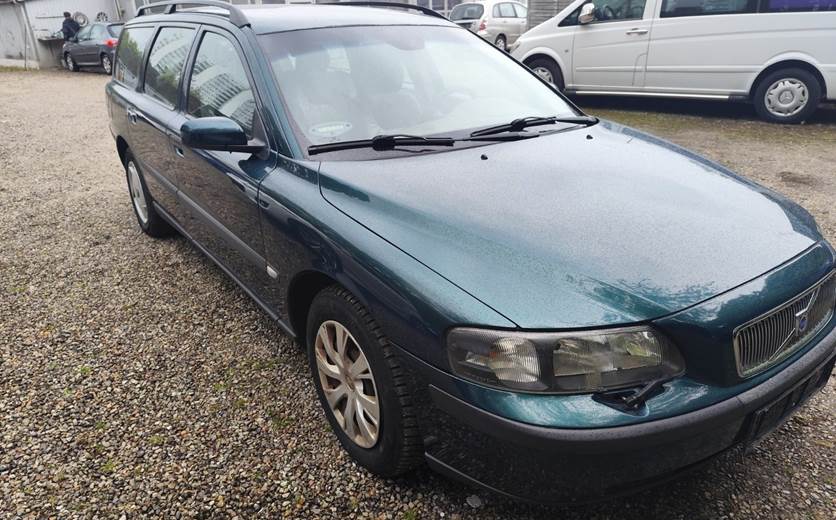 Volvo V70 2,4