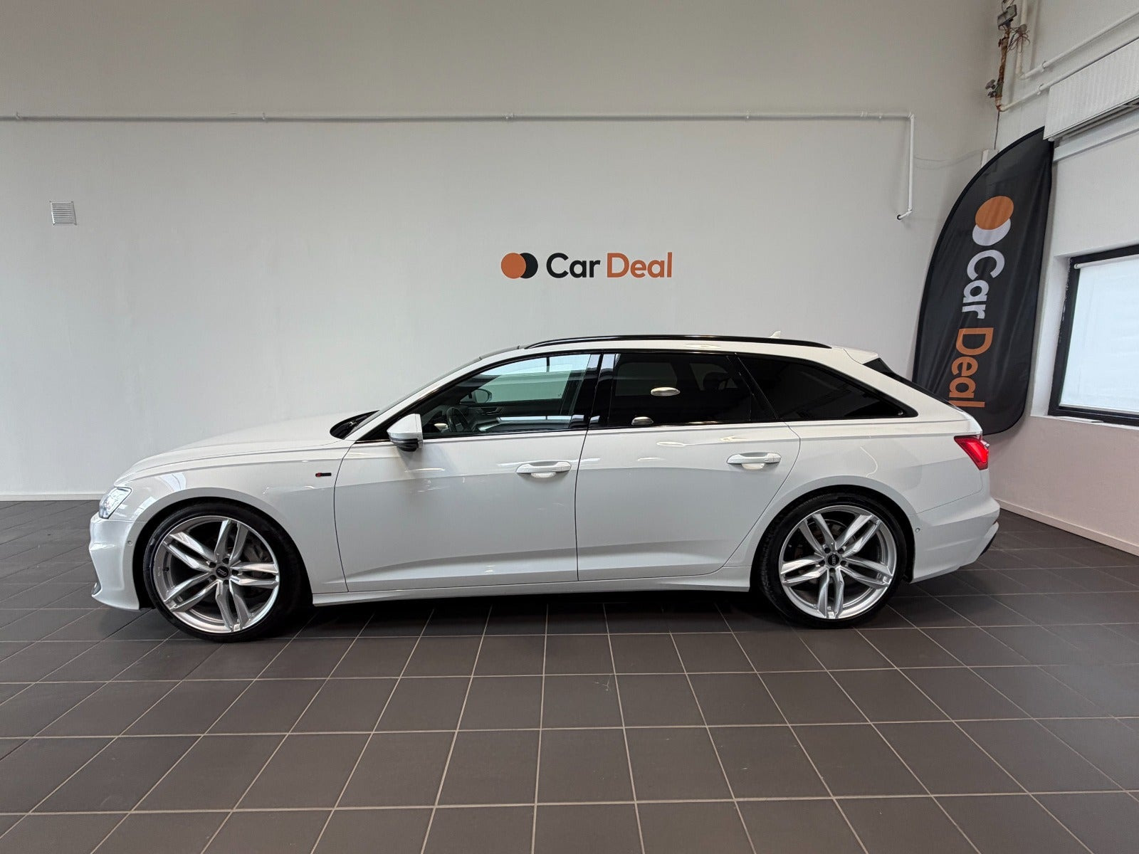 Hvid Audi A6 fra 2019